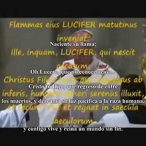 El papa Francisco canta a Lucifer